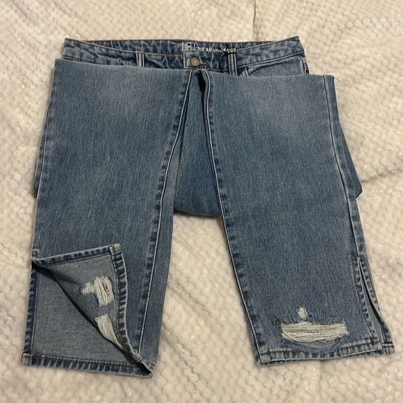 Women’s, No Boundaries size 13. Super highrise straight leg light blue jeans. - Picture 7 of 7